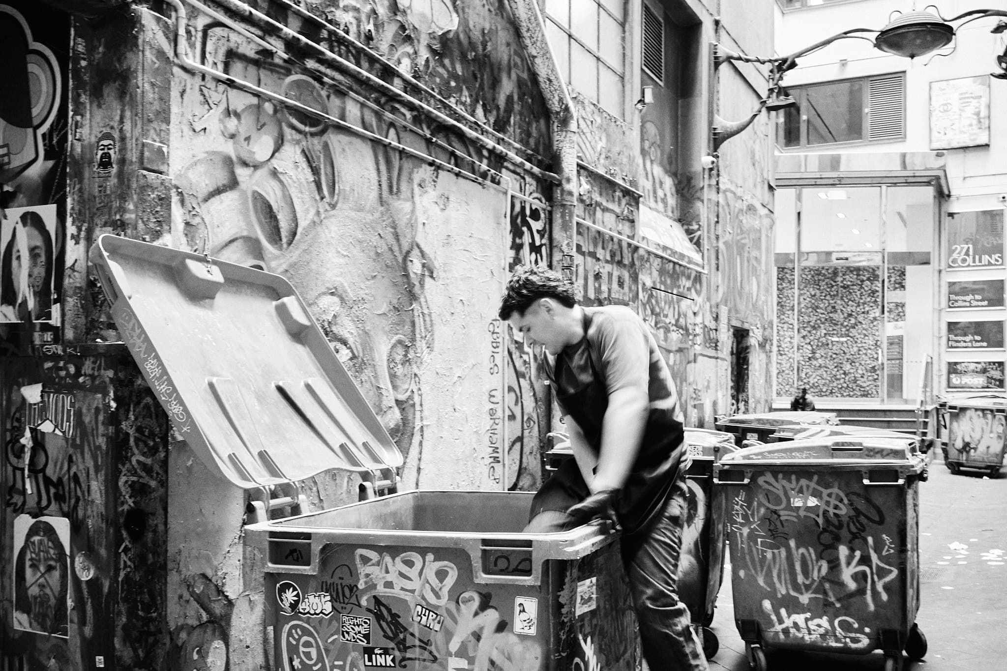 Survival - street life in Hosier Lane